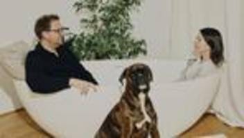 finanzierung von wohneigentum: ein haus ist ein schwarzes loch, in das man geld wirft