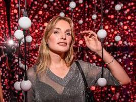 berlin tag & macht: deutschland geht es wie meiner model-mappe