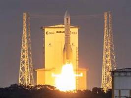 Erstmals mit voller Schubkraft: Europäische Rakete bringt 32 Amazon-Satelliten ins All