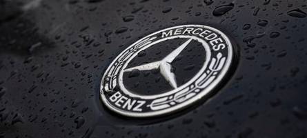Gewinn bei Mercedes 2025 um knapp die Hälfte eingebrochen