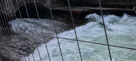München verbietet Surfen auf der Eisbachwelle: „Wir können nur noch den Kopf schütteln“