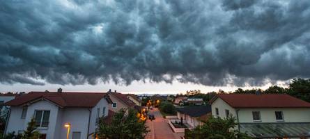 DWD warnt vor Sturmböen und Dauerregen – hier ist heute in Bayern Vorsicht geboten