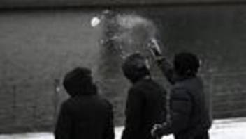 Bildungsministerin warnt vor abgehängter Generation junger Männer