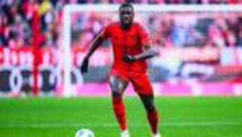 Fußball-Bundesliga: Entscheidung im zähen Poker: Upamecano verlängert bei Bayern