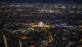 Kriminalität: Gendarm am Pariser Triumphbogen angegriffen - Terrorverdacht