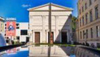 Sparpläne: Klage gegen Kultursenatorin wegen Theater-Sparplänen