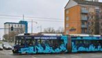 Unfälle: Kinderwagen von Straßenbahn erfasst