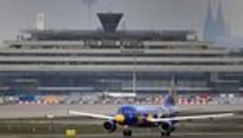 Flugverkehr : Flugbetrieb am Flughafen Köln/Bonn weitgehend eingestellt