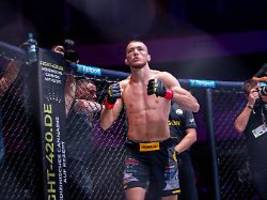 Duell zweier Top-Talente Europas: Frankfurts Edeltechniker Duric will den Ostrava Express entgleisen lassen