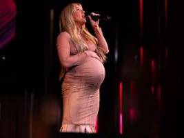 Sängerin ist hochschwanger: Ellie Goulding zeigt ihren prallen Babybauch