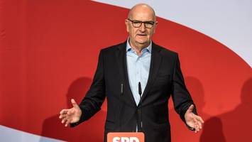 „berlin hat 365 tage karneval“: woidke stichelt gegen wegner