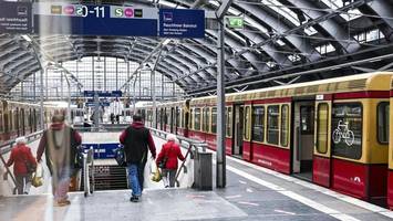störung bei der berliner s-bahn: verspätungen und ausfälle auf vier linien