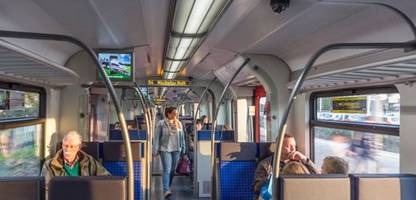 deutschlandticket: frankfurter geben autos auf für ein jahr kostenlosen nahverkehr