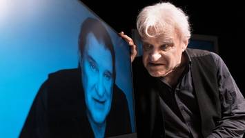 „das letzte band“ am st. pauli theater: christian redl begegnet sich selbst