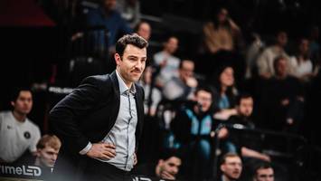 coach barloschky als miraculix? hamburg towers vor ungewöhnlichem auswärtsspiel