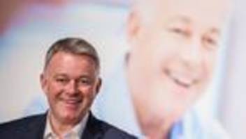 straßenfastnacht: schnieder mit der ranzengarde beim rosenmontagszug