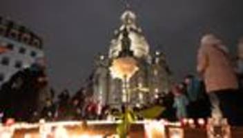 zweiter weltkrieg: tausende gedenken in dresden der angriffe vom 13. februar 1945