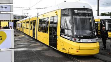 Noch keine Zulassung: Premierenfahrt der superlangen Tram in Berlin verschoben
