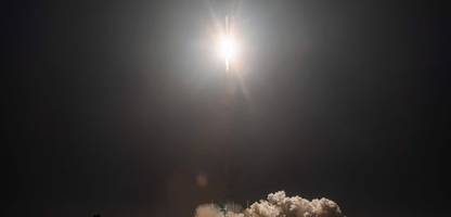 spacex: nachfolge-crew erreicht raumstation iss