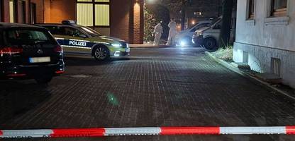 Stuhr bei Bremen: Unbekannte flüchteten nach Bankeinbruch wohl in schwarzem Fahrzeug