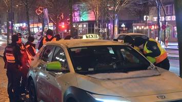 Taxi-Kontrolle auf dem Kiez – zwei Fahrzeuge aus dem Verkehr gezogen