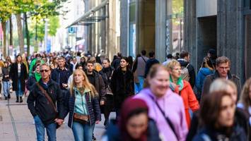 geschäfte geschlossen, restaurants insolvent – jetzt geht es an die jobs