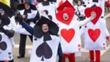 Feiern: Faschingsfinale mit bunten Umzügen durch die Städte