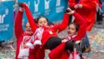 Närrische Zeiten: Karneval im Spätwinter - Hunderttausende auf den Beinen