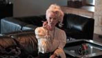 Rosebush Pruning von Karim Aïnouz: Die reichen Leichen