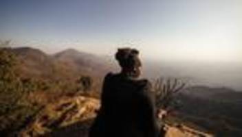 yaakunte: ein wald, der wörter braucht