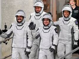 Nach intensiver Reise: Neue Besatzung trifft auf der ISS ein