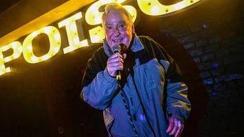 Karaoke-Karl begeistert Neukölln: „Gutes Gefühl, wenn das Publikum mir zujubelt“