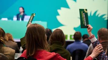 mehrheit der berliner grünen will kopftuch bei polizei und justiz erlauben