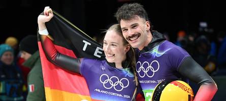 Silber und Bronze für Skeletonis bei der Team-Premiere