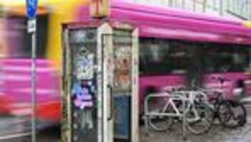 elektroschrott am wegesrand: kaputte telefonzellen: tübingen möchte geld von der telekom