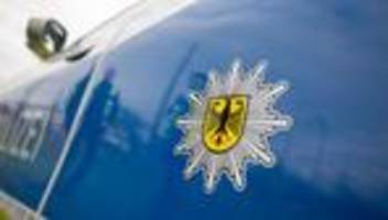 kriminalität: attacke auf zug mit fürth-fans - 90 vermummte täter