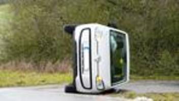 Unfälle: Achtjährige nach Zusammenstoß zweier Autos schwer verletzt