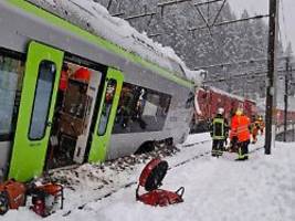 Lawine legt Bahngleise lahm: Fünf Verletzte bei Zugentgleisung in der Schweiz