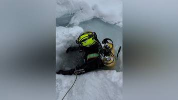 italien: lawine reißt schneemobil-fahrer in see – geringe Überlebenschancen