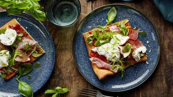 Schneller-als-der-Lieferdienst-Pizza mit Schinken und Rucola