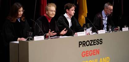 »prozess gegen deutschland« am thalia theater in hamburg: ein prozess, der keiner war