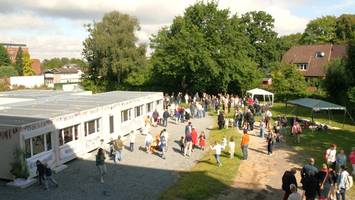Gezänk um Elbschule: „Kinder und Eltern wissen nicht, wie‘s weitergeht“