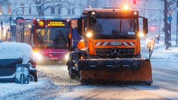 jugendliche rauben 16-jährigen aus, geben schüsse ab und verschwinden dann