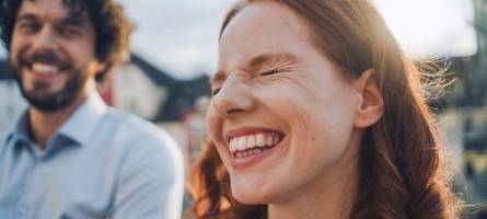 Endlich völlig losgelöst: Zu Besuch bei einem Lachseminar
