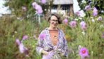 Lola Randl: Soll die Kirche doch im Dorf bleiben, ich muss da raus