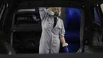 deutsche wirtschaft: industrieunternehmen bauten 2025 mehr als 124.000 stellen ab