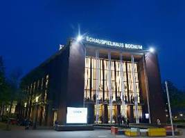 monolog eines faschisten: zuschauer greifen schauspieler in bochum auf der bühne an