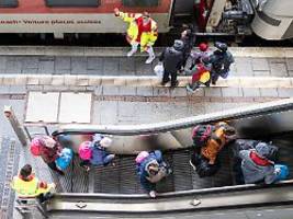 Schneller als andere Gruppen: Hälfte der frühen Ukraine-Flüchtlinge hat mittlerweile einen Job