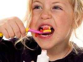 Warentest putzt : Sechs Kinderzahnpasten sind mangelhaft