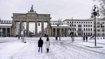 Neuschnee, Frost und Glättegefahr: In Berlin bleibt es winterlich
